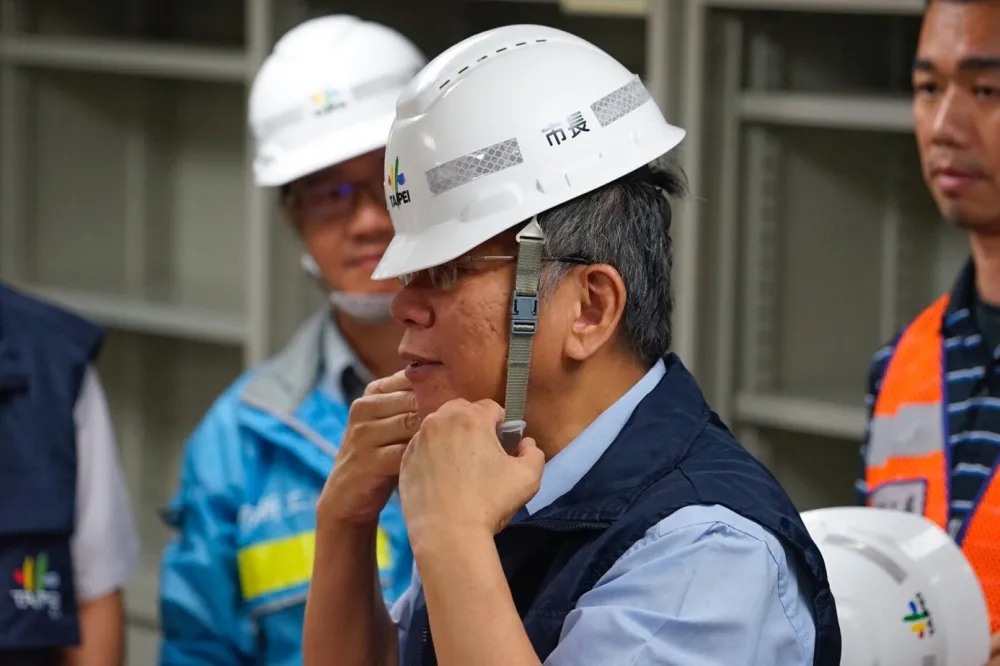 利奇馬忽北移80公里　柯文哲嘆：颱風假多放了