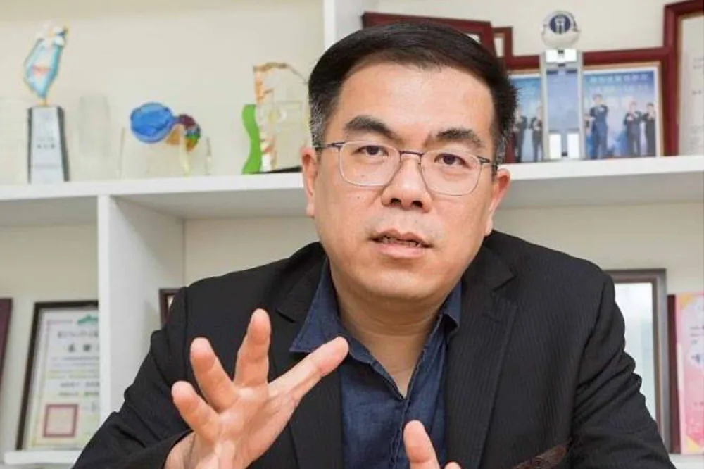 【颱風假論戰】前一晚宣布「誤判機率高」　氣象達人：馬政府決定的