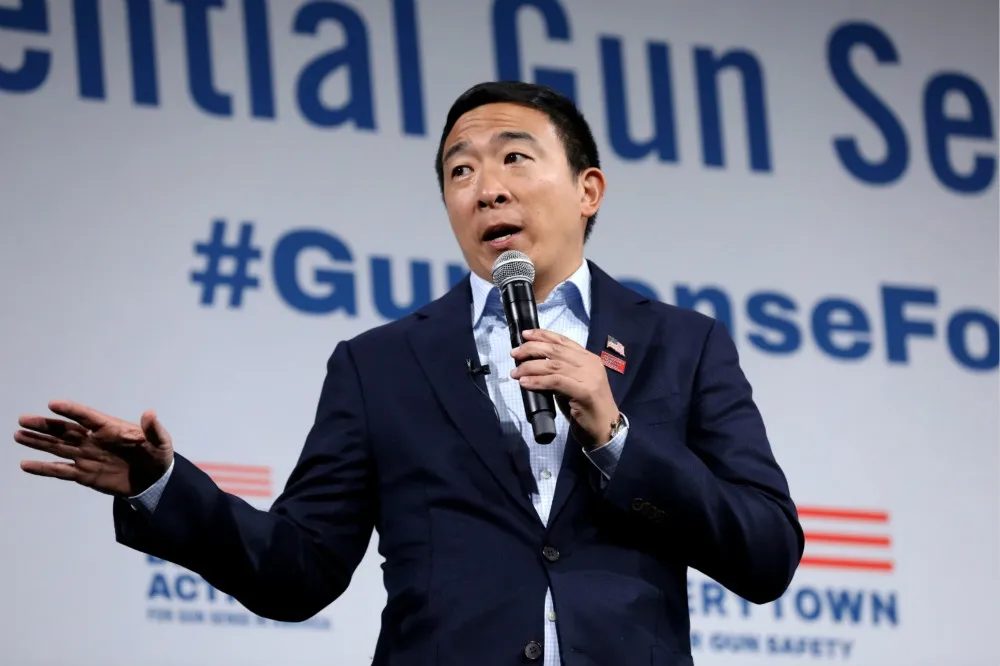 美民主黨2020總統初選》獲馬斯克公開支持　台裔參選人楊安澤是何許人？