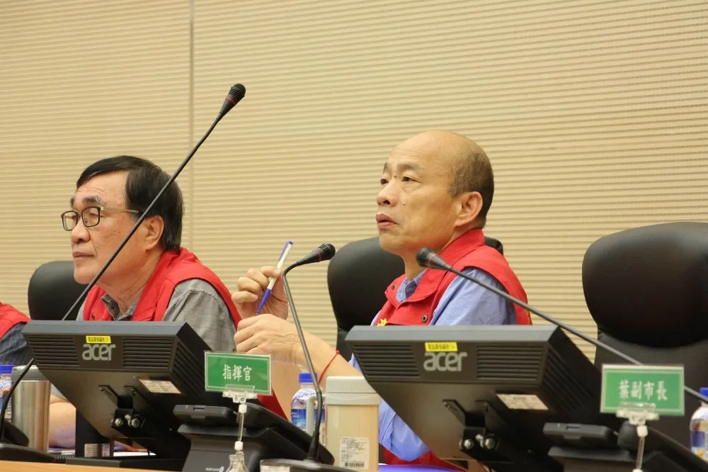 名嘴爆市府公文都由李四川批　李嗆：批文難道還要妳來教嗎