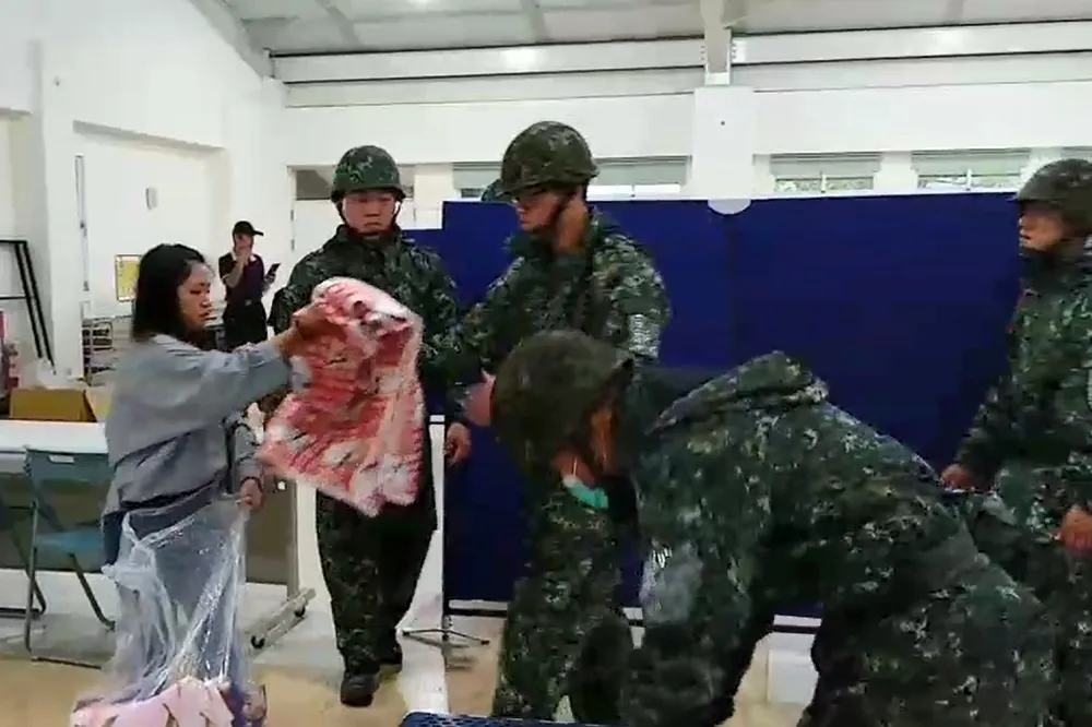 國軍進駐高雄甲仙六龜杉林　執行3千多名居民預防性撤離任務