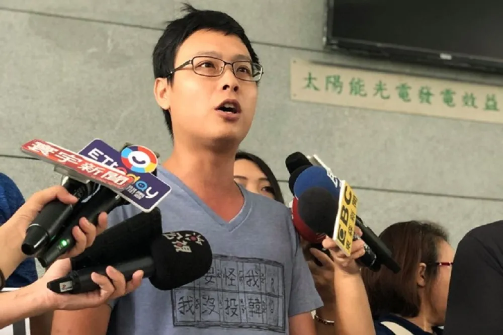罷韓遊行屢遭駁回　他們直衝高雄市長辦公室遞件