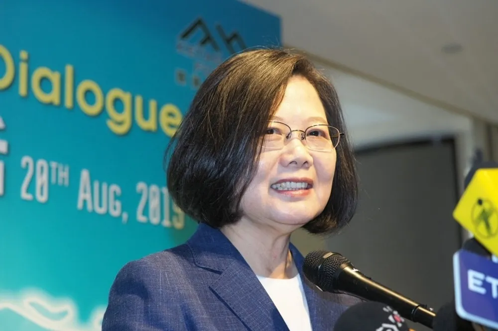 韓國瑜發文感謝川普軍售　蔡英文：不清楚韓用什麼身分發的