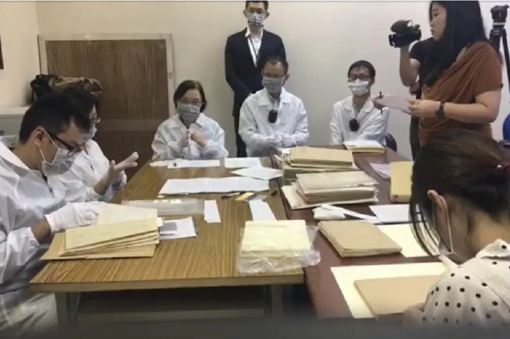【有片】促轉會大陣仗接收33份政治檔案　國民黨轟民進黨東廠2.0