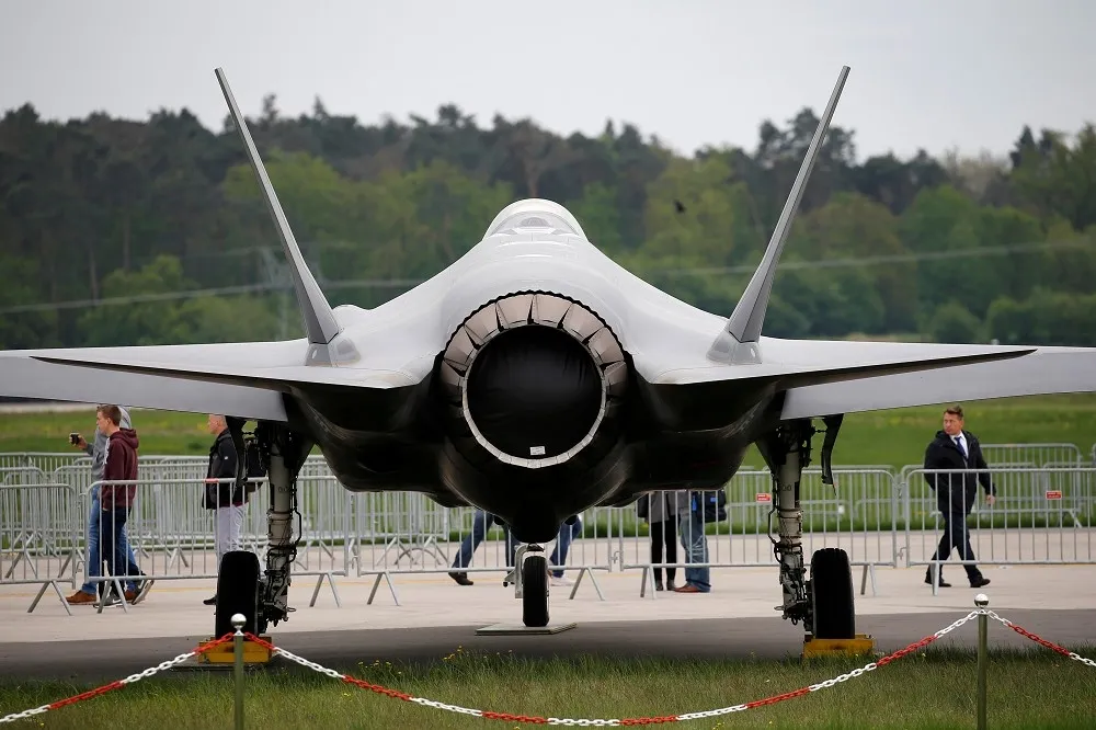 報復美售台灣66架F-16V戰機　中國制裁境內洛馬直升機與核反應爐廠