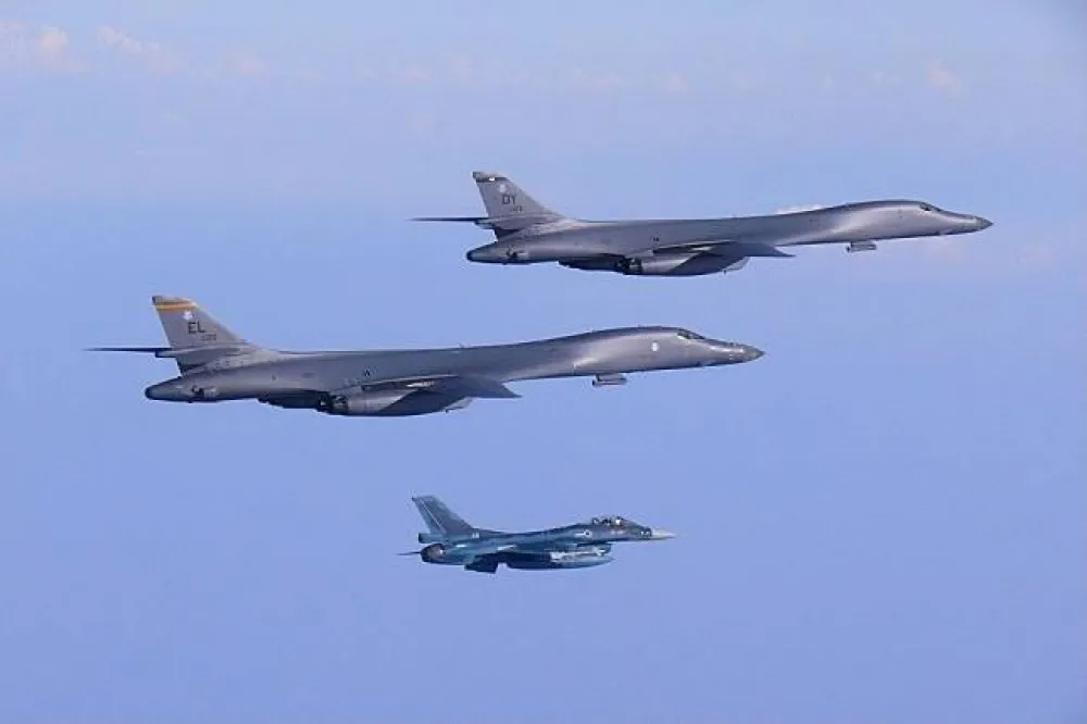 川普嗆中國「光說不練」　派轟炸機飛越朝鮮半島
