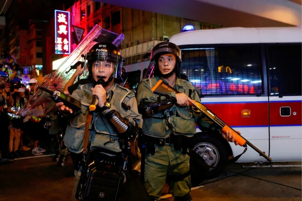 港警滿意度創新低後　港大民調喊卡（解讀港警系列一)