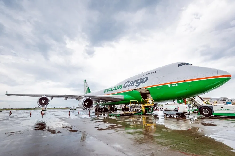 【不斷更新】颱風白鹿撲台　24日陸海空交通異動、停班課一覽