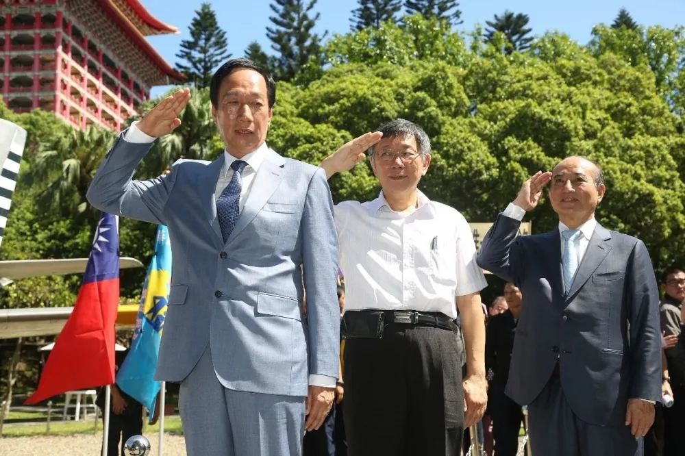 【決戰2020】柯文哲助攻郭台銘炒行情　反不利民眾黨納各方勢力