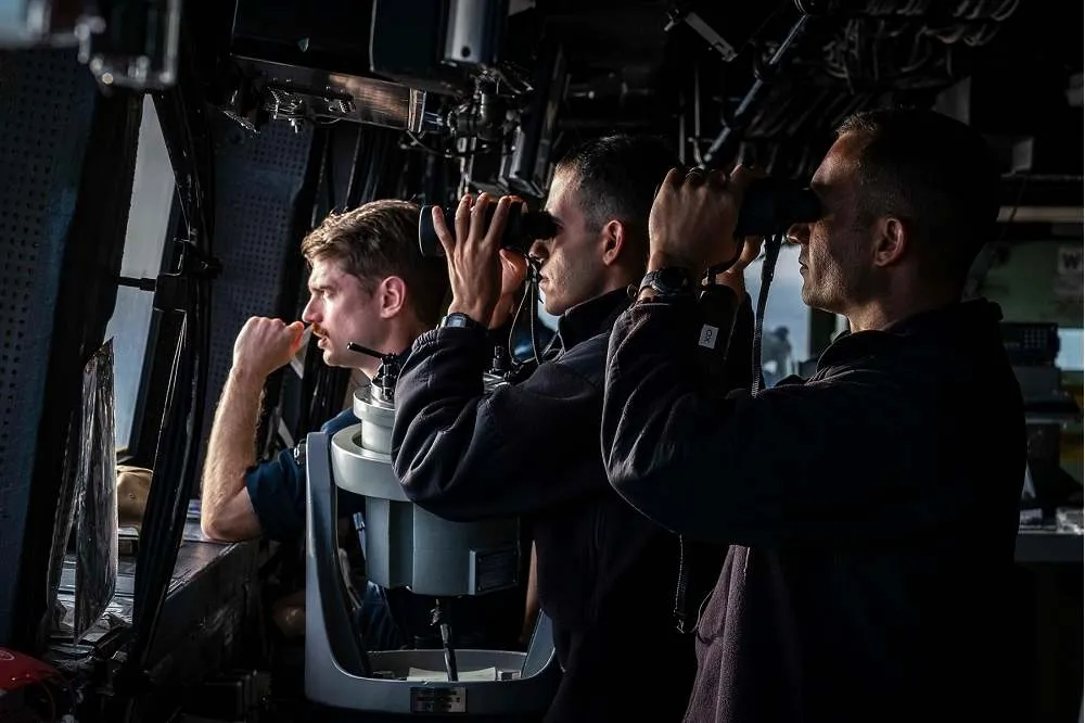 美艦穿越台海遭解放軍艦跟監？　國防部：全程監控沒有異狀