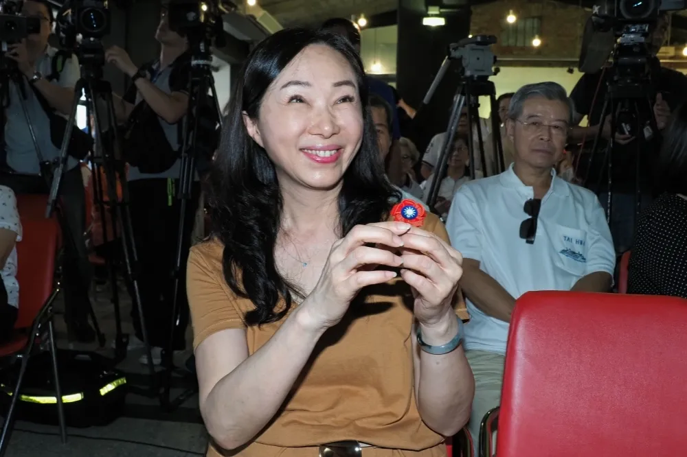 （勿上架）助李佳芬脫手止血　堅持買下爭議農舍的是她