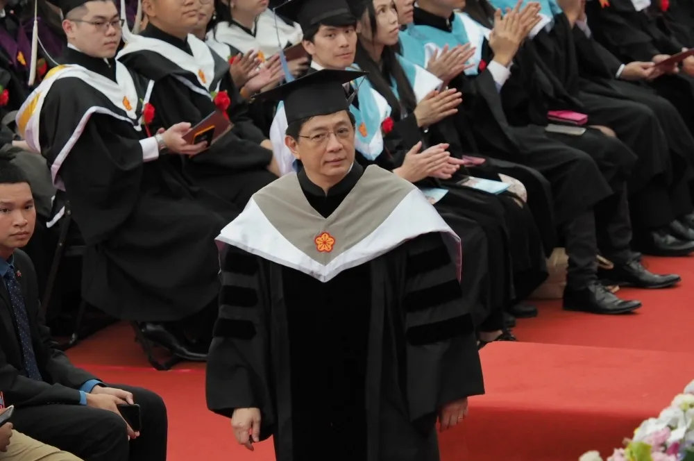 【申誡理由】管中閔常態性撰稿批政策罵部會　損公務員形象應懲戒