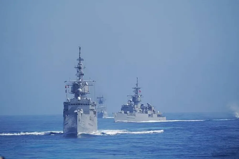 尼莎強風吹斷麗娜輪纜繩　撞壞海軍2艘軍艦