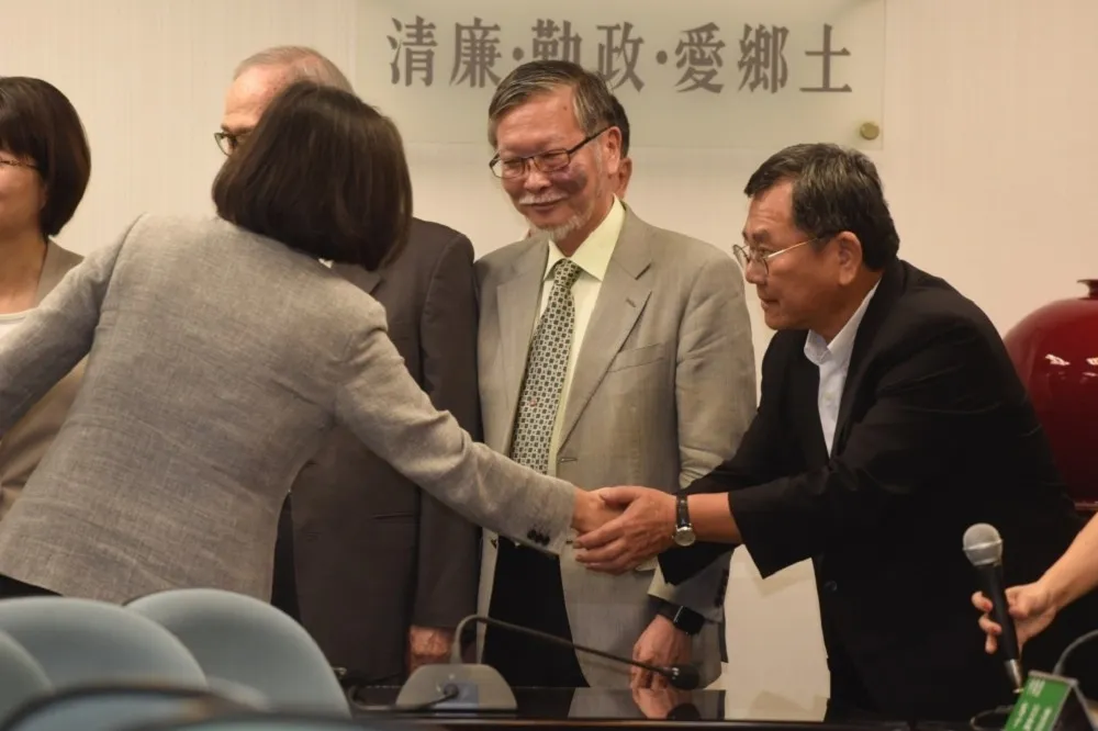 投書：陳明文丟包高鐵的三百萬
