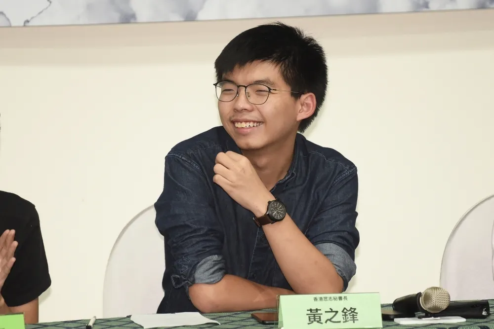 黃之鋒坐牢看美麗島書籍　「比起台灣，香港付的代價非常小」