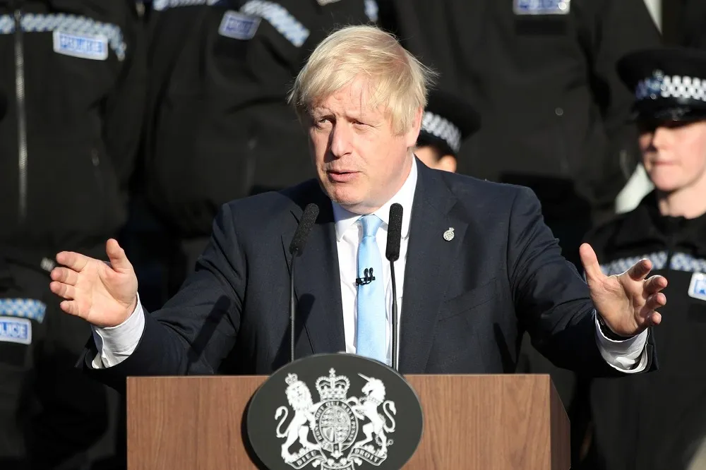 趕赴愛爾蘭討論北愛邊界問題　英國首相強森力保如期脫歐
