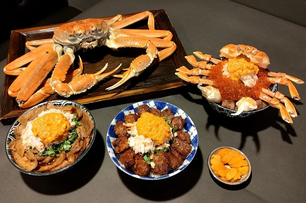 【有片】開丼佛心價！「松葉蟹燒肉宴」9/11 高雄左營店搶先上市　滿滿的肉與蟹一次滿足