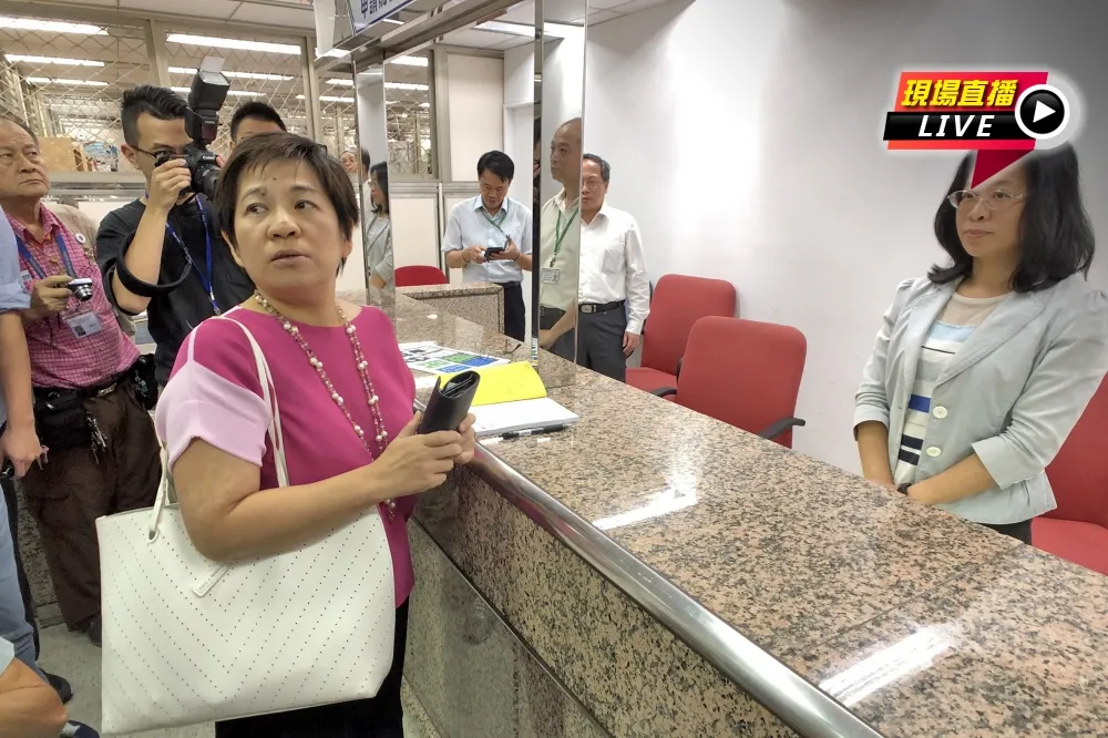 【直播】前立委黃文玲代柯文哲申請　登記逾時中選會不受理引議
