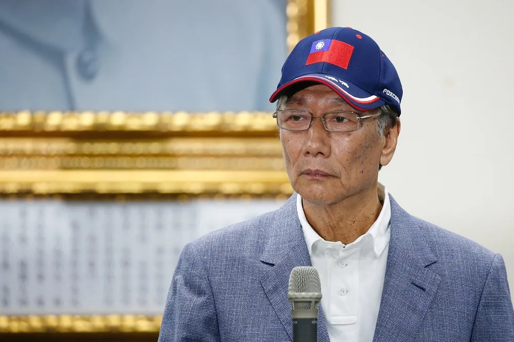 投書：郭台銘放棄政治鬧劇　韓柯可以繼續鬧場