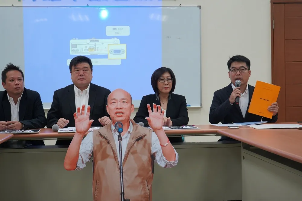 韓國瑜拚選舉能保證不請長假？　王淺秋嗆：你保證不離婚嗎