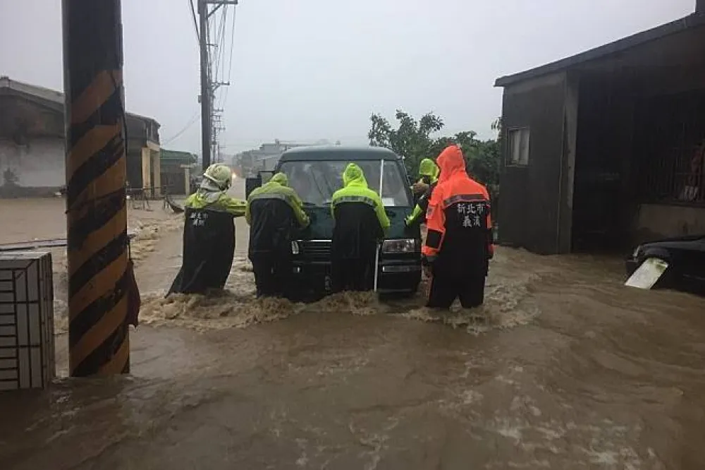 400mm暴雨灌北海岸　石門、金山多所學校停課 