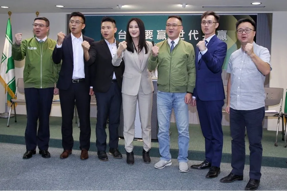 黃國昌與林昶佐助理之戰　 時力賴嘉倫對戰太陽花戰神賴品妤