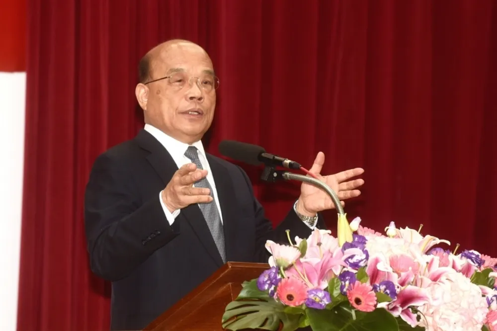 藍營「黑英計畫」猛戳論文疑點　蘇揆斥抹黑：多辦點正事
