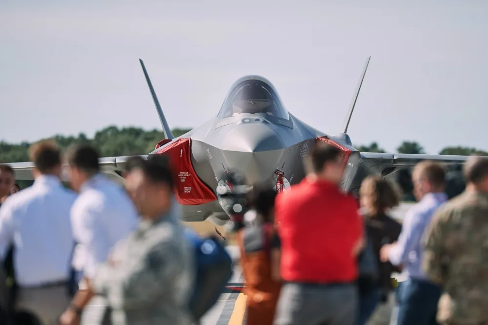 【噪音擾人】民間抗爭未解　美空軍首2架F-35A戰機進駐佛蒙特州基地