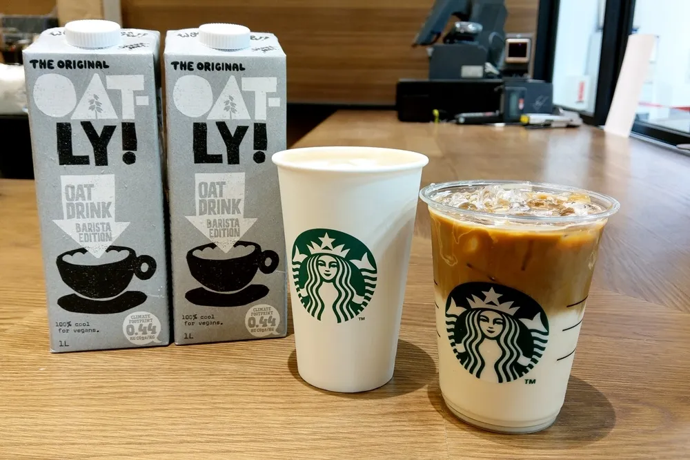 10/1、2、5 買一送一！星巴克入秋特調新選擇「燕麥奶」　 同步推出「燕麥焦糖瑪奇朵」、「燕麥咖啡漿果那堤」