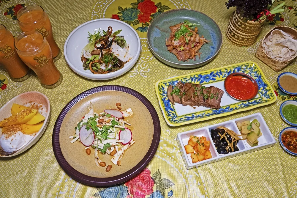 【影片】帶你回到曼谷街頭！摩登曼谷小吃就在東區泰式餐酒館「烤寨」