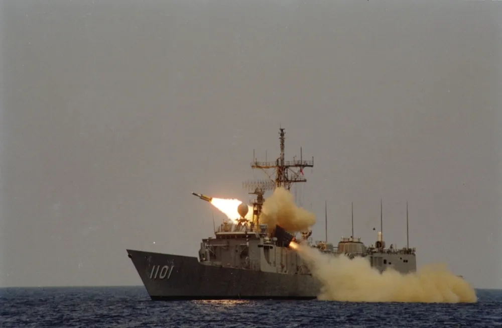 瞄準解放軍航母與大型兩棲攻擊艦　國防部研發空射型雄三超音速反艦飛彈