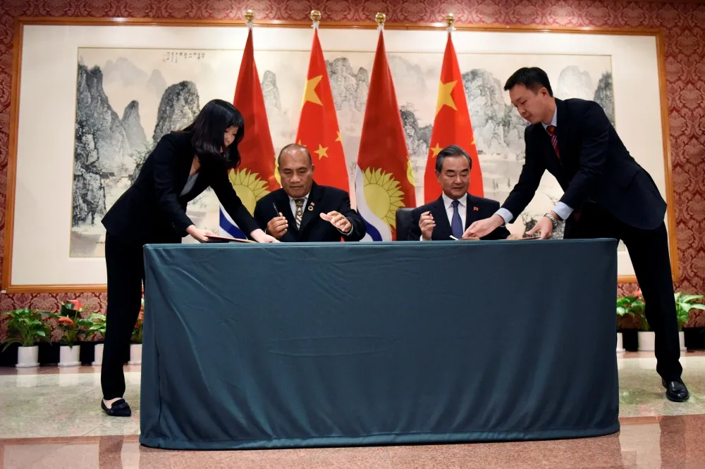 中國與吉里巴斯簽字復交　王毅：一個中國是人心所向、大勢所趨