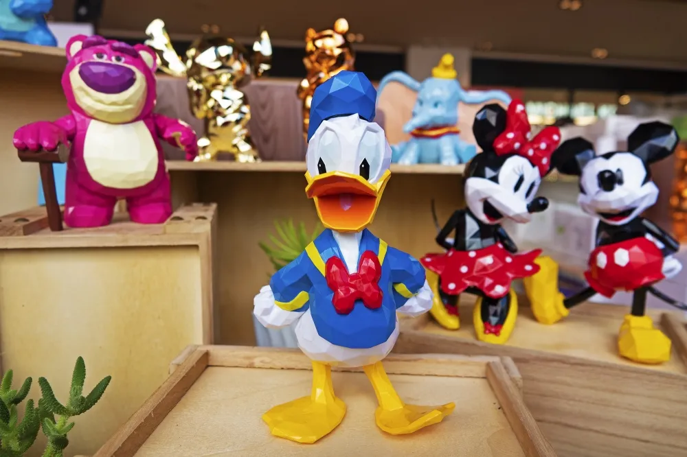 【影片】鑽石感小熊維尼、史迪奇首登場！迪士尼POLYGO限定店快閃誠品南西