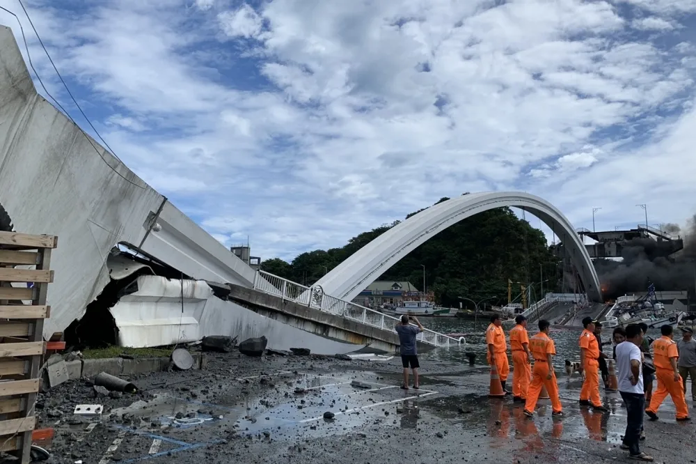 陳明正團隊遭爆橋檢數據造假牟利　檢搜健行科大帶走關鍵文件