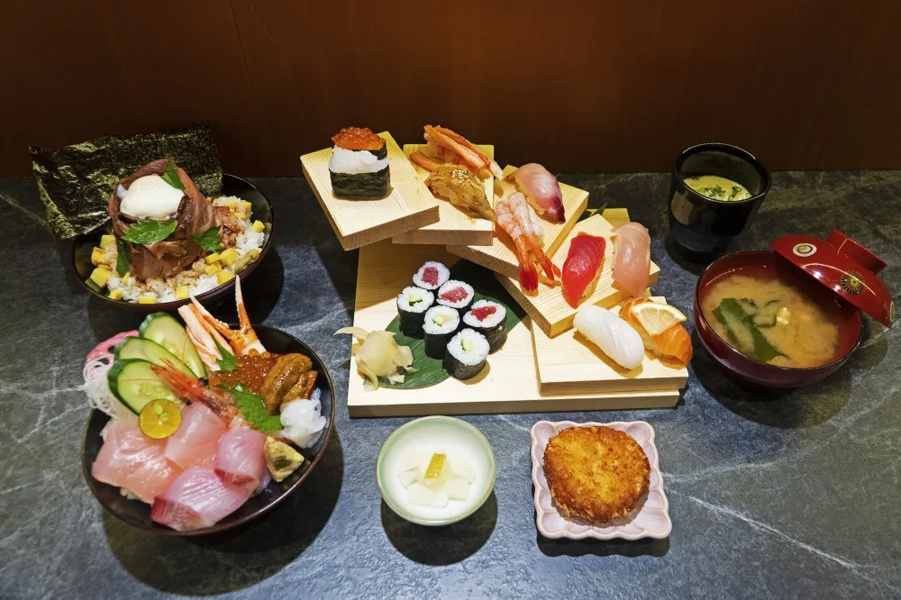 10/17~10/27 點套餐送鰤魚生魚片！日本富山老店「冰見海鮮丼粋鮨」　北部首店進駐新光三越信義 A11　 