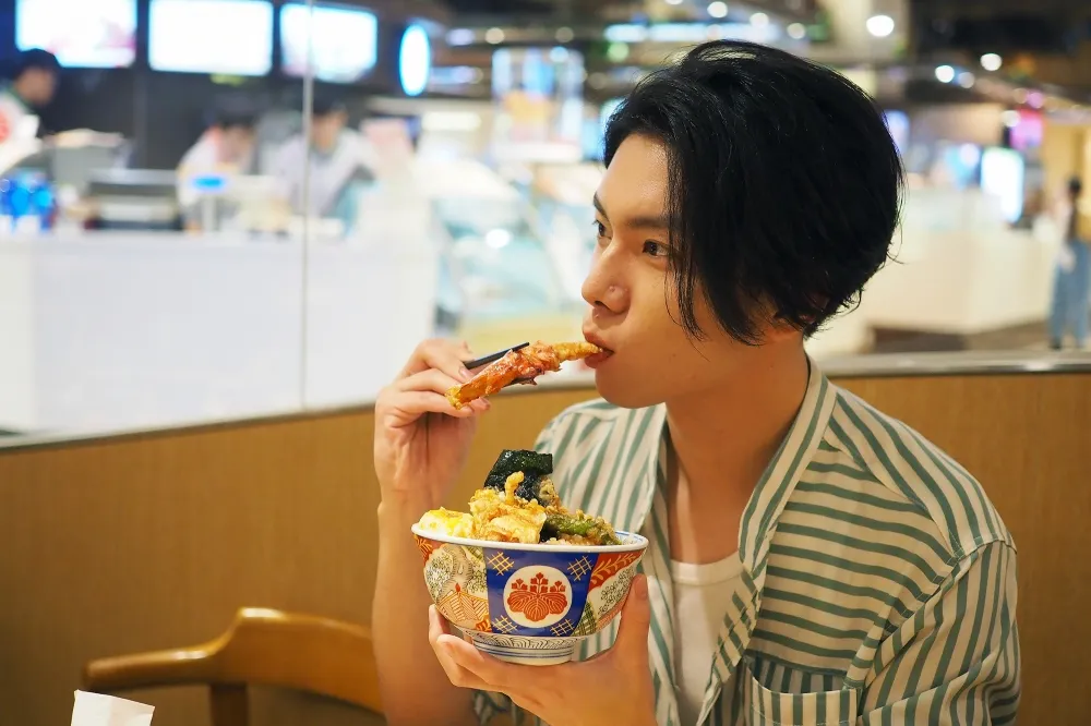 【有片】每日限量 30 份！金子半之助「帝王蟹天丼」10/17 新光信義 A8 全球搶先獨賣　週年慶再送 200 元折價券