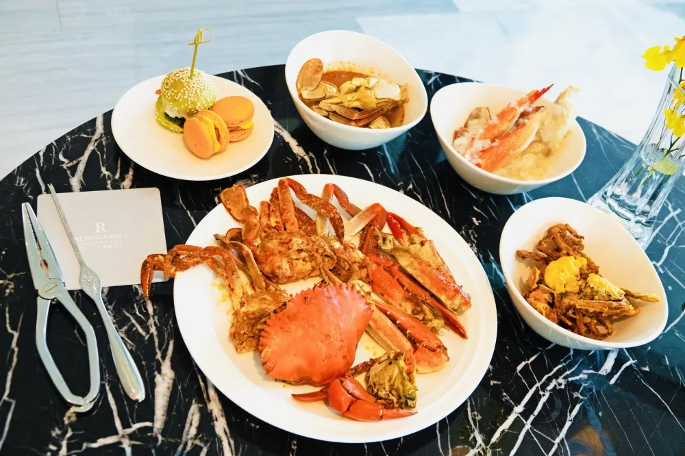 【痛風片】士林萬麗「超級敢蟹」任你吃！6 種秋蟹現點現蒸、30 款秋蟹料理吃到飽