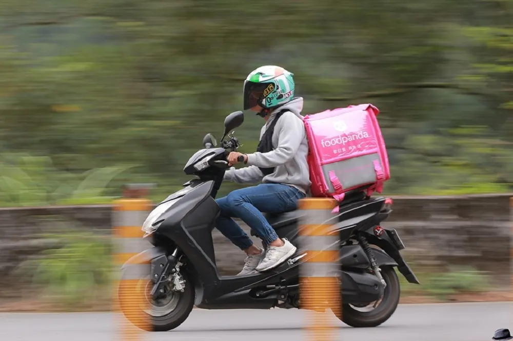 堅不認雇傭　foodpanda：和外送員是承攬關係
