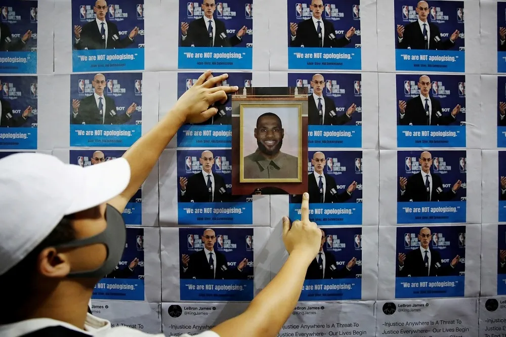 余杰：LeBron是愛中國，還是愛人民幣？