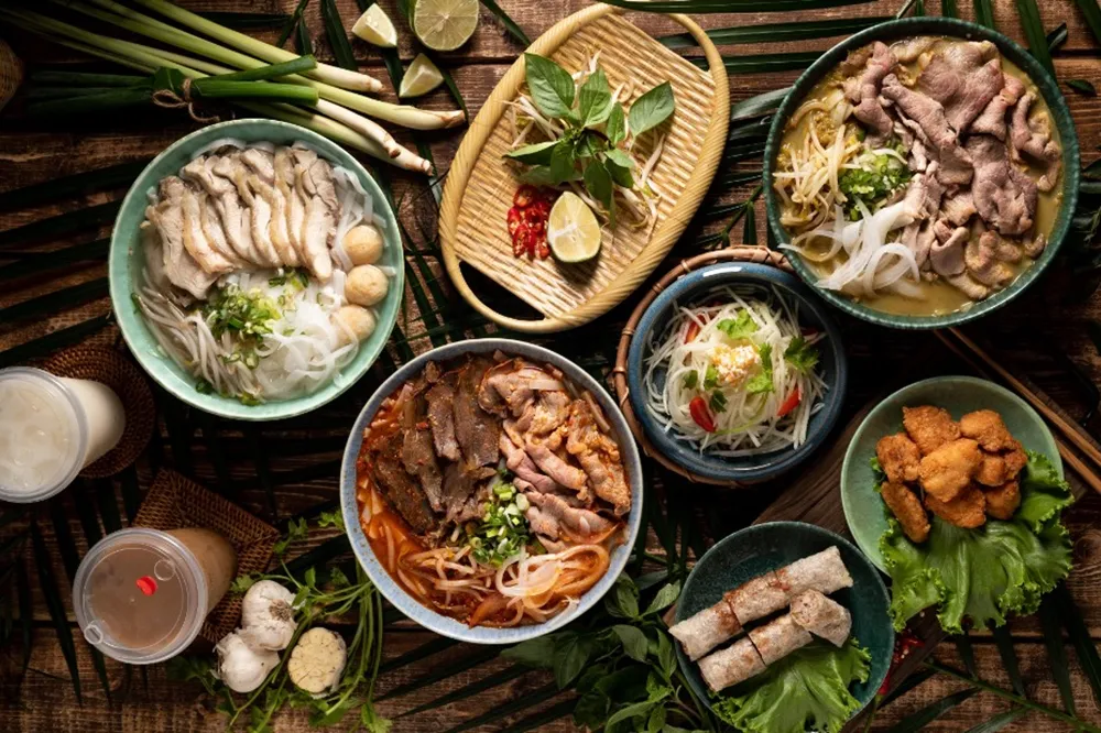 10/25~10/27「300 份河粉買一送一」！越南百年老店「飛機河粉」全台首店進軍中友百貨