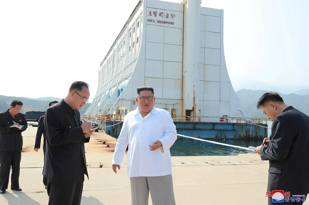 金正恩批金剛山南韓建築「極為破爛」 　無核化談判立場轉趨強硬