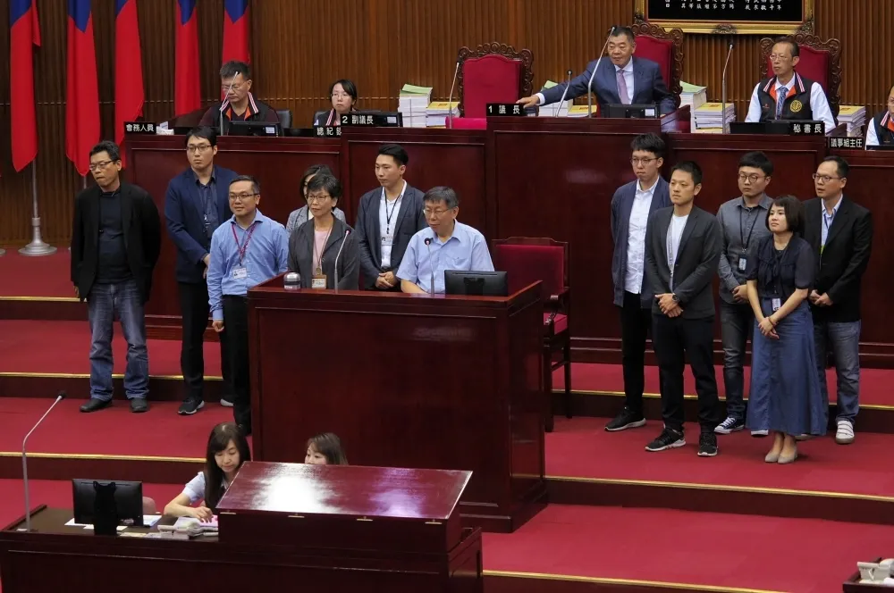 【黨政分際】北農秘書董德堉兼任民眾黨職　柯文哲：抓到就處理