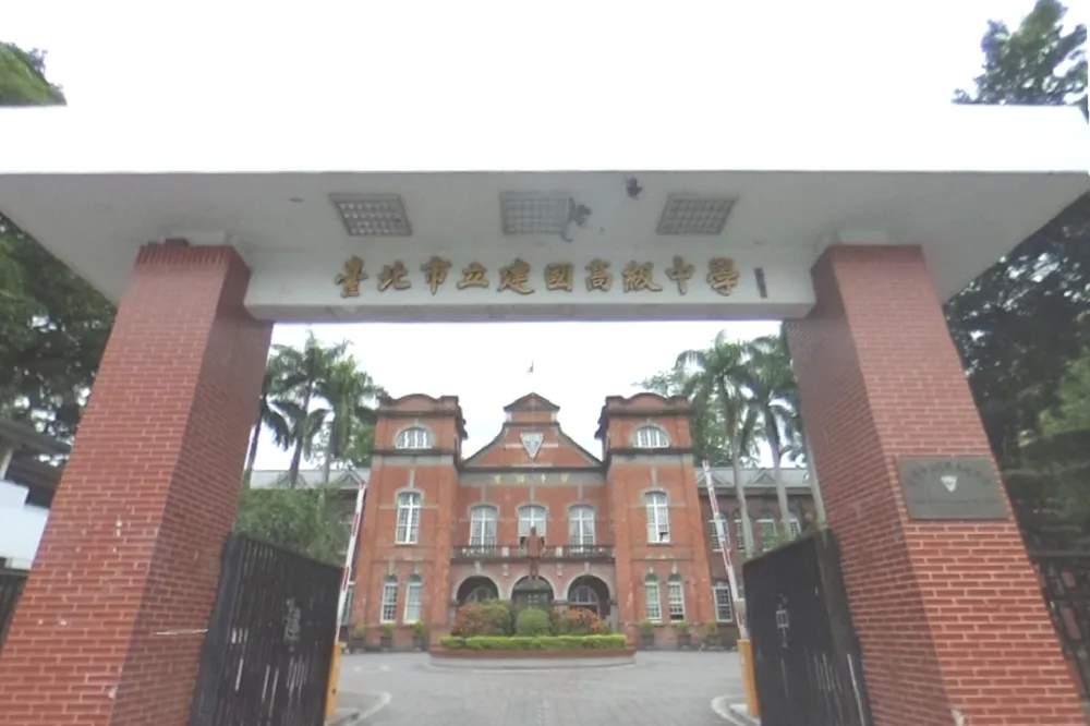 「為什麼建中不像北一女一樣叫外送」　意外釣出「翻牆文化」