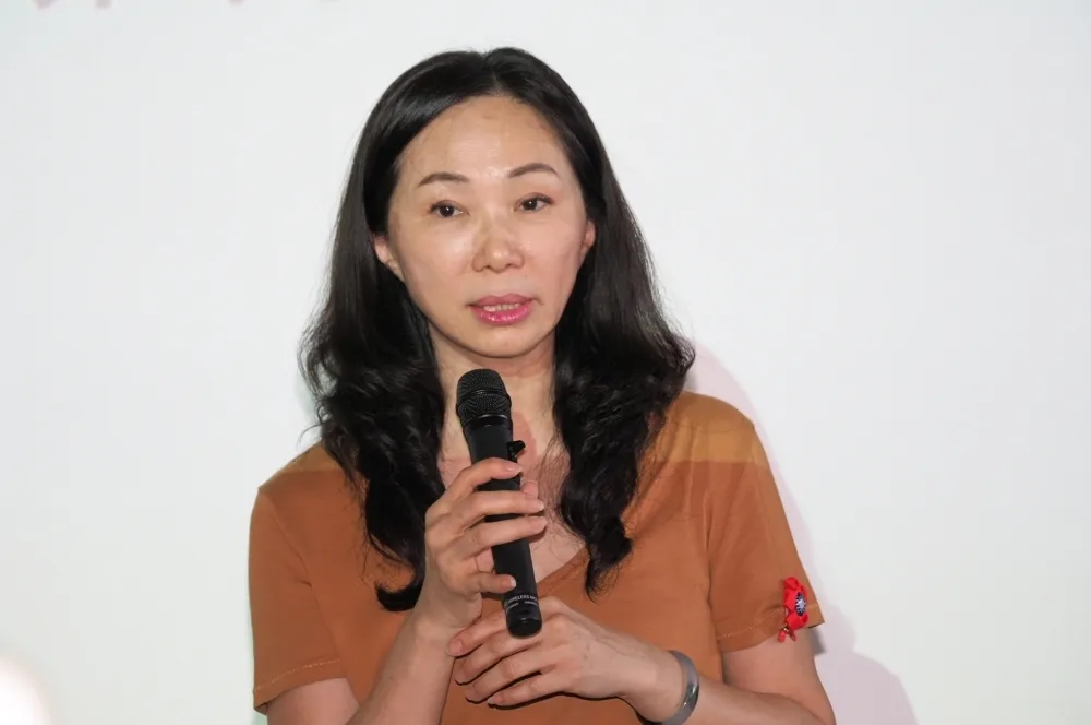 自稱「蔡衍明不算好友」　李佳芬喻：我才跟韓國瑜出山洞