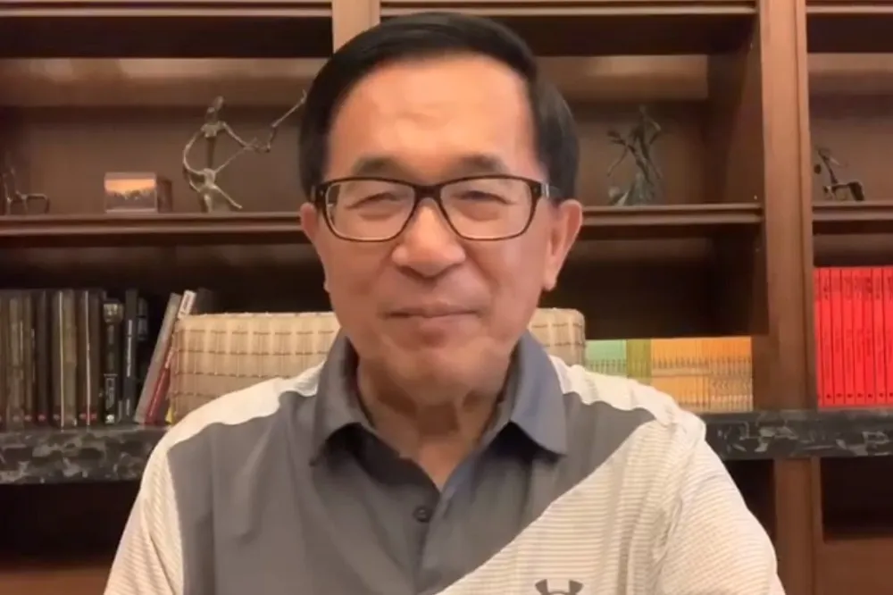 扁爆蔡英文2000年大選挺連戰　博士證書遺失請英國上議院議員處理