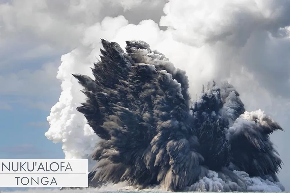 東加王國海底火山爆發持續18天　舊島沉了卻出現3倍大新島嶼