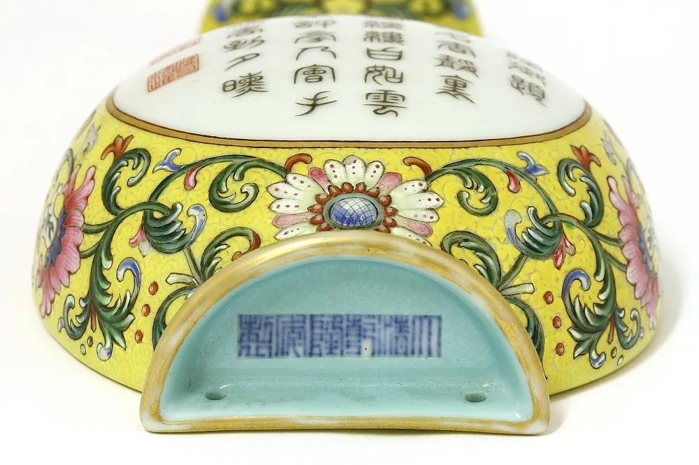 40元小花瓶脫手賺1882萬元　英男子意外買到乾隆親筆題詞家傳珍寶