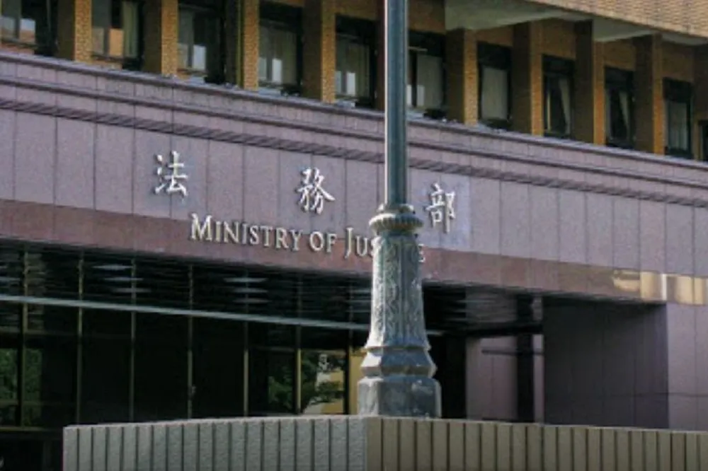 香港搶劫2只價值388萬名表回台逍遙　「台版陳同佳」上午台中落網