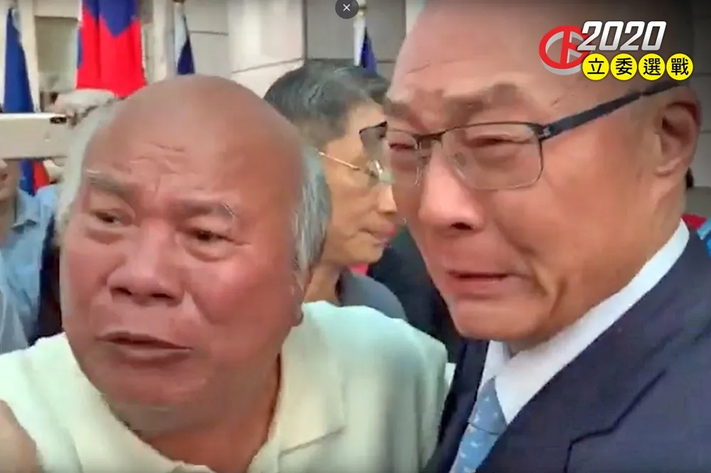 列不分區立委安全名單惹議　吳敦義與支持者擁抱落淚