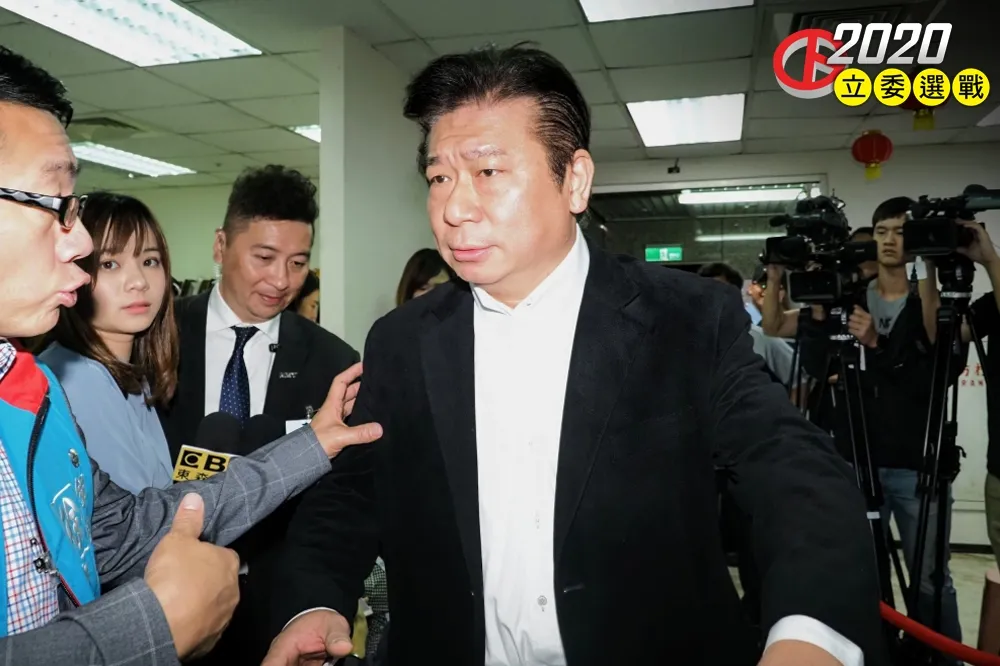 【內幕】曾三度銜命見郭台銘傳達「換瑜」計劃有苦勞　張顯耀獲吳敦義排不分區卻遭黨內拉下馬